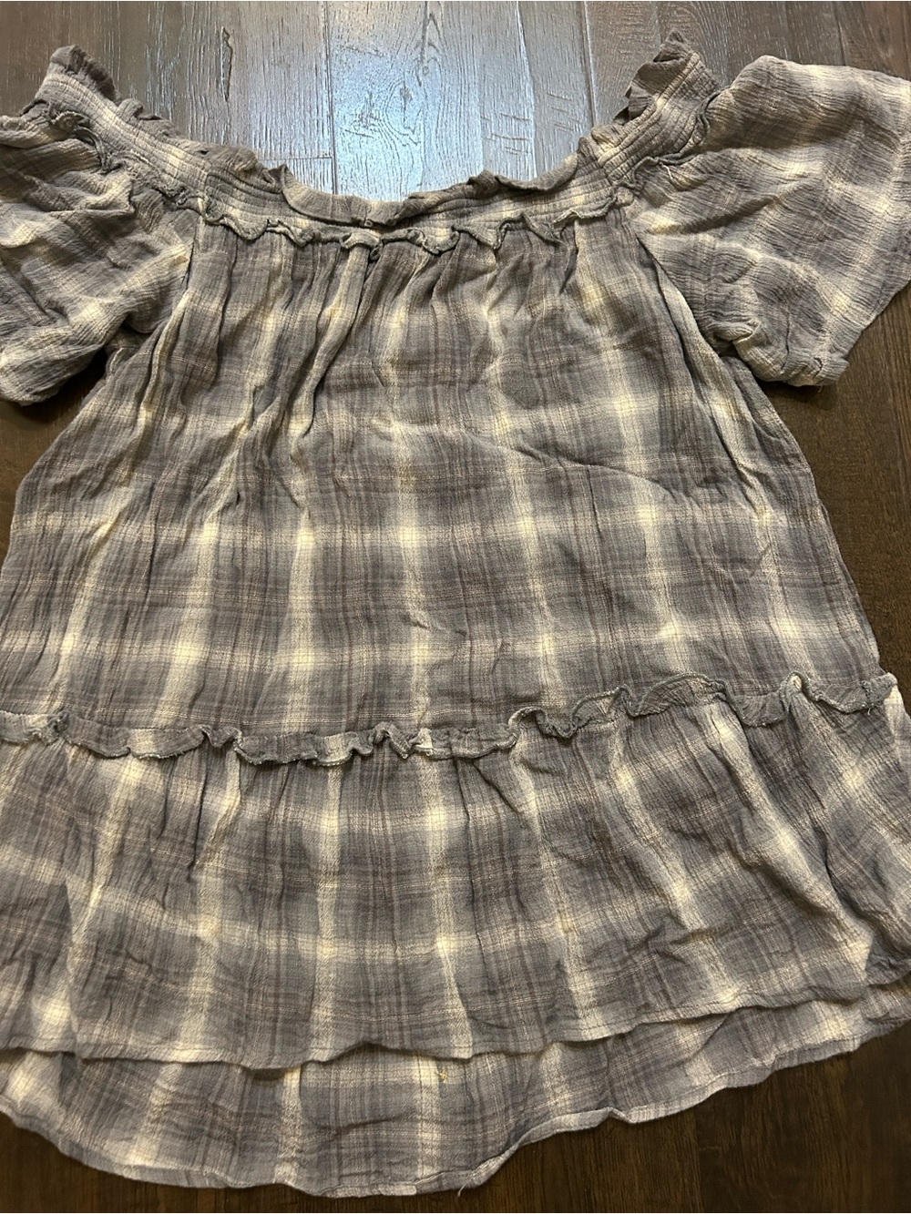MAURICE’S Lightweight Gray Plaid Button-Front Peasant Top - Picture 6 of 9
